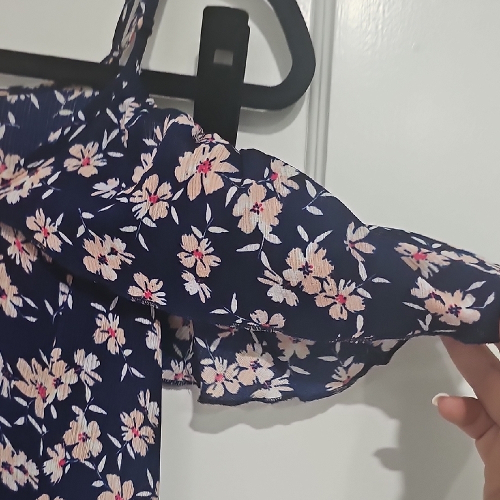 Floral Off-Shoulder Maxi Dress - Picture 11 of 11